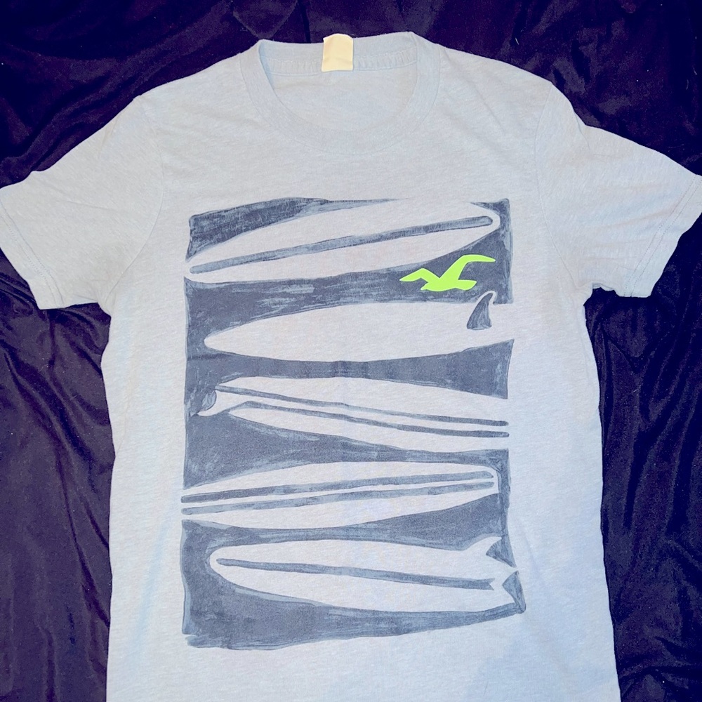 Hollister T shirt